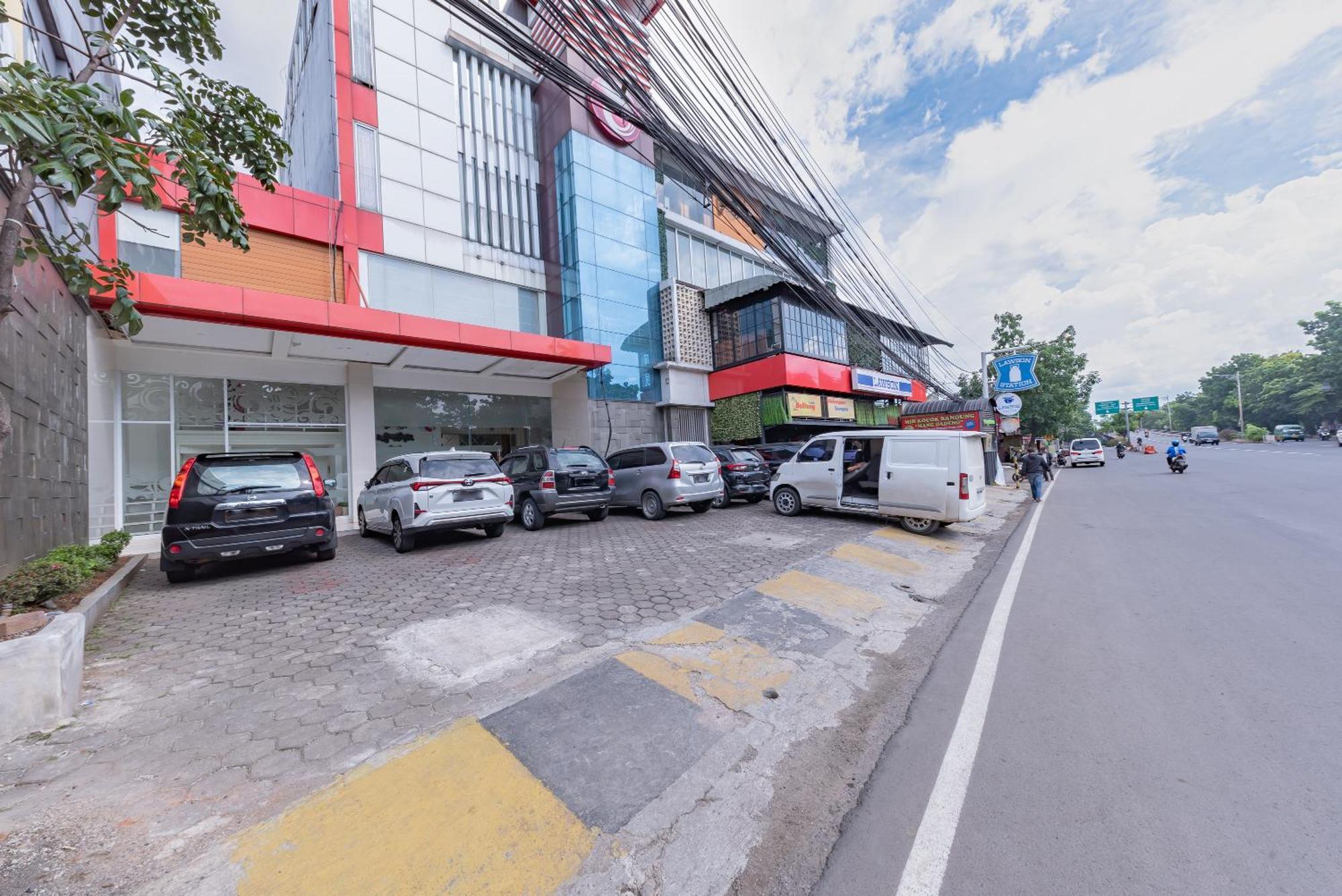 Sans Hotel Diemdi Kiaracondoong Bandung Dış mekan fotoğraf